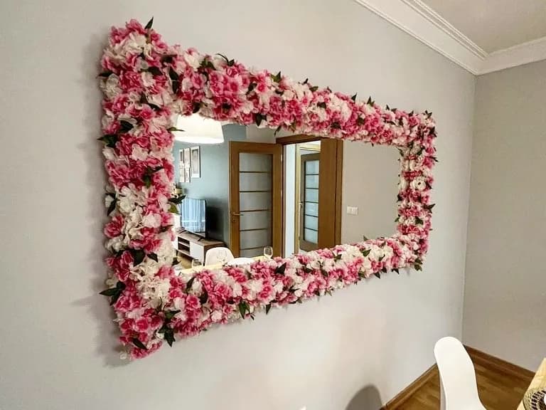 /images/Dekoratif Aynalar/Çiçek Çerçeveli Dekoratif Ayna - 8.1.webp