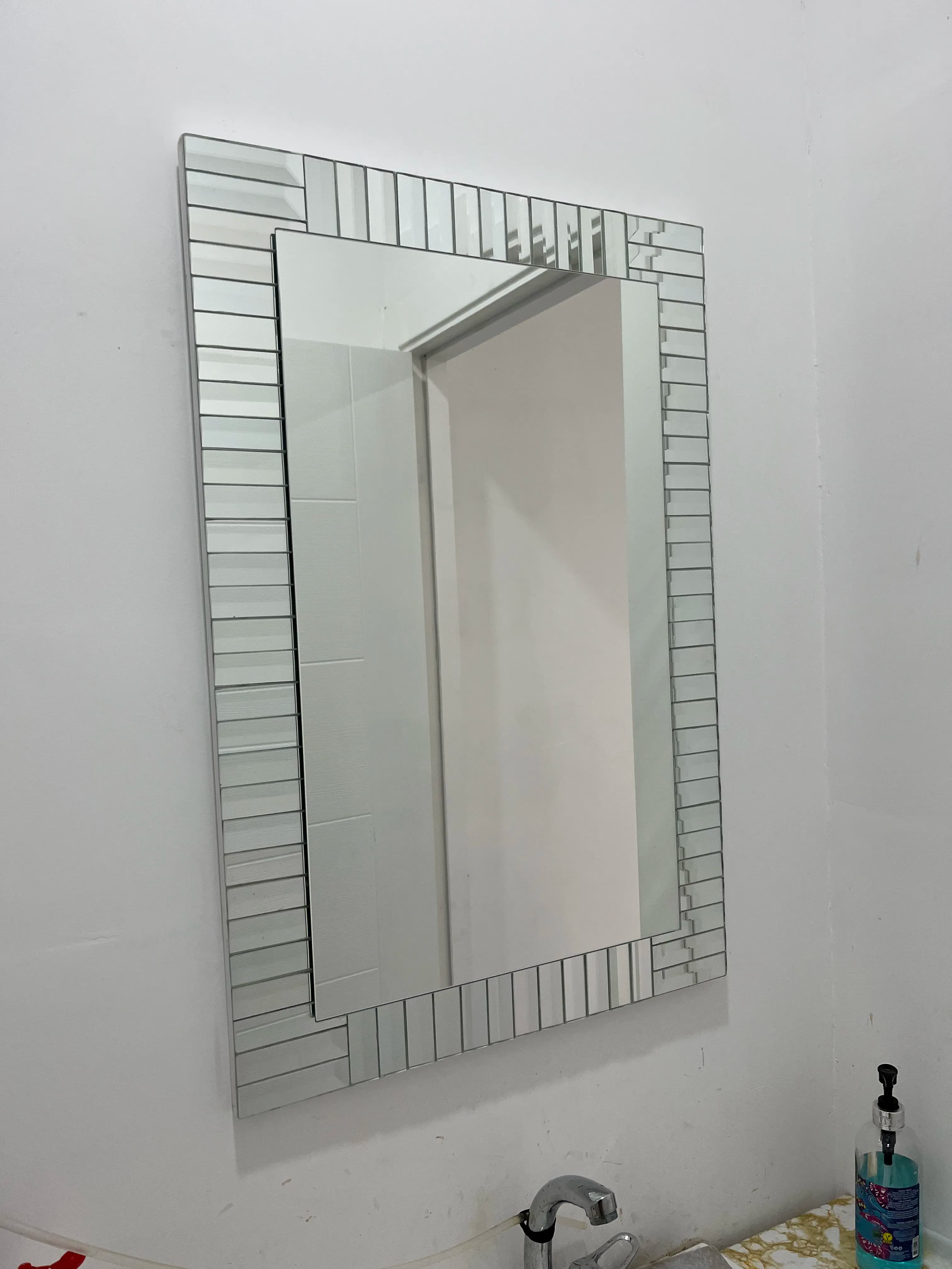 /images/Dekoratif Aynalar/Beyaz Ayna Parçalı Banyo Aynası - 18.1.webp