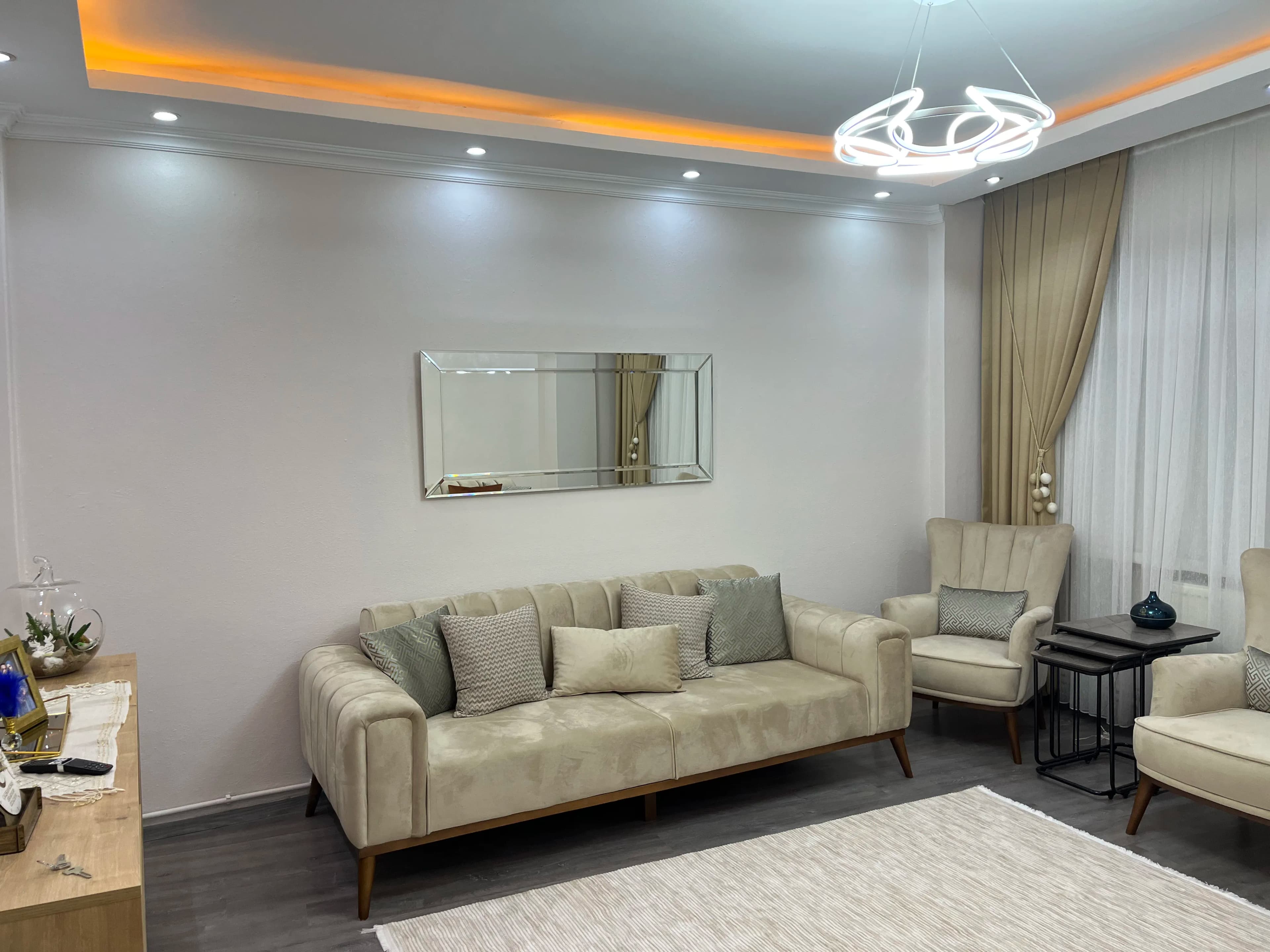 /images/Dekoratif Aynalar/Dekoratif Salon Aynası - 7.4.webp