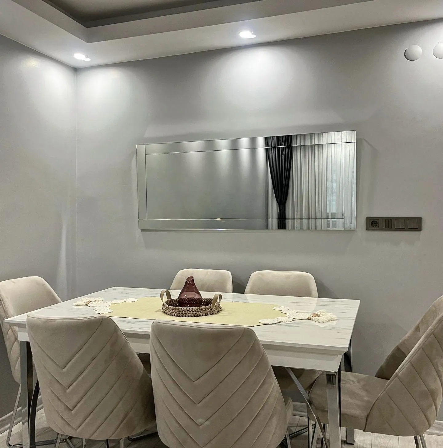 /images/Dekoratif Aynalar/Dekoratif Salon Aynası - 7.9.webp