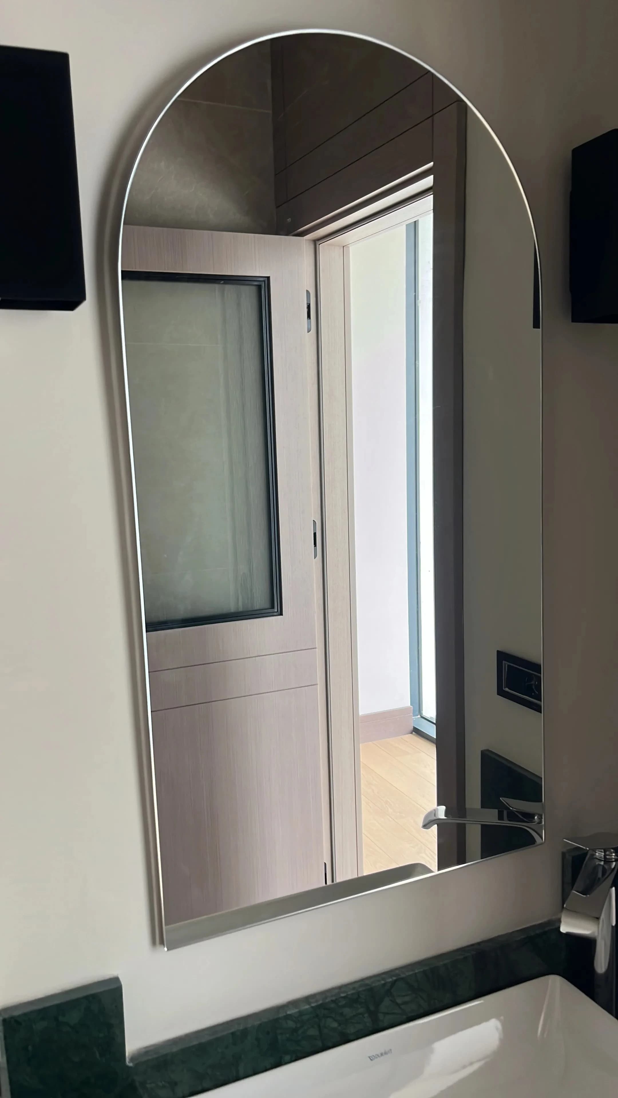 /images/Dekoratif Aynalar/Parlak Kenarlı Banyo Aynası - 21.1.webp