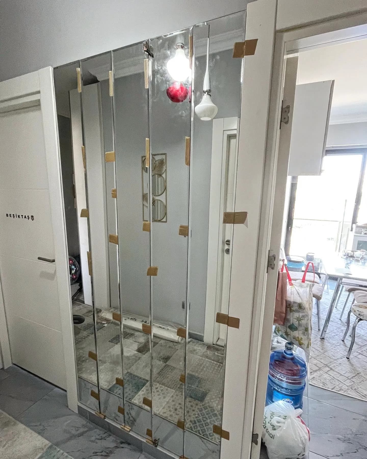 /images/Duvar Ayna Kaplamaları/Dekoratif Bizoteli Ayna Duvar Kaplama - 2.7.webp