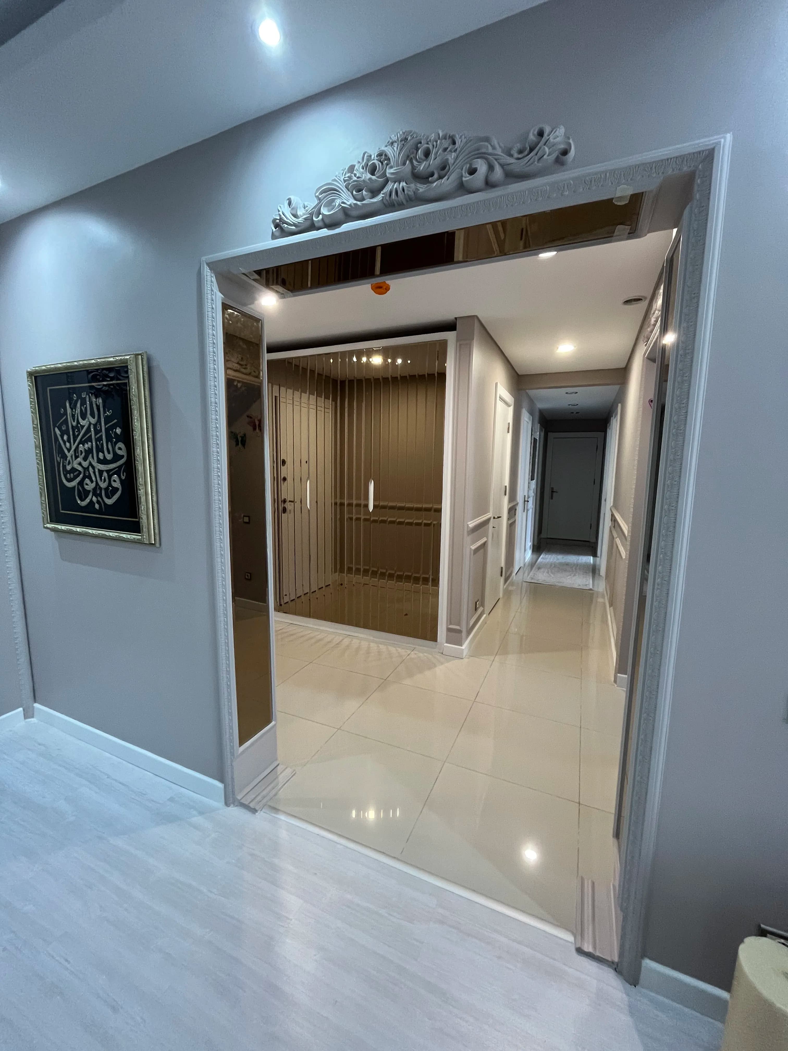 /images/Duvar Ayna Kaplamaları/Salon Kiriş İçi Ayna Kaplama - 10.3.webp