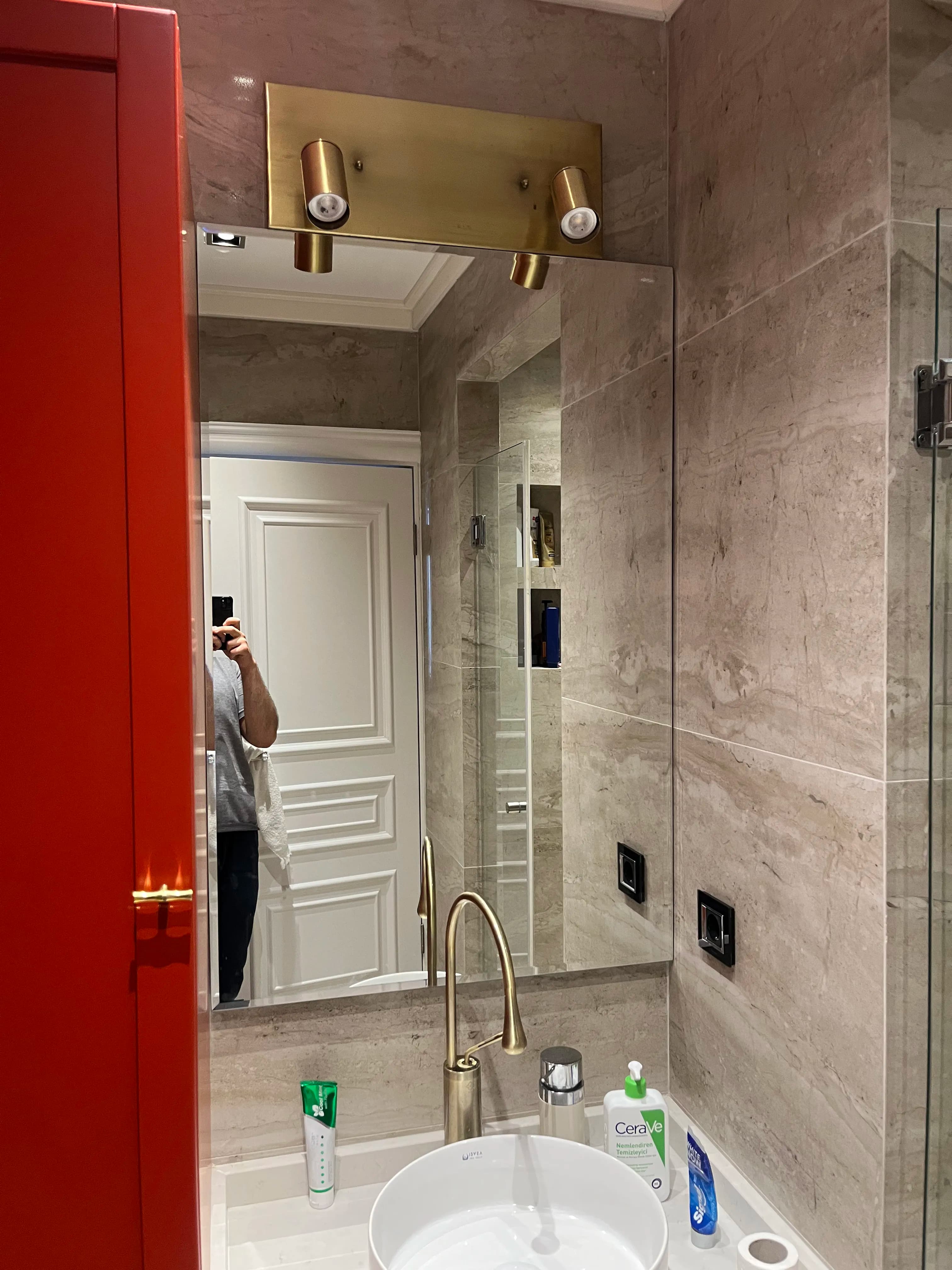 /images/Ledli Banyo Aynaları/Dekoratif Banyo Aynası - 4.2.webp