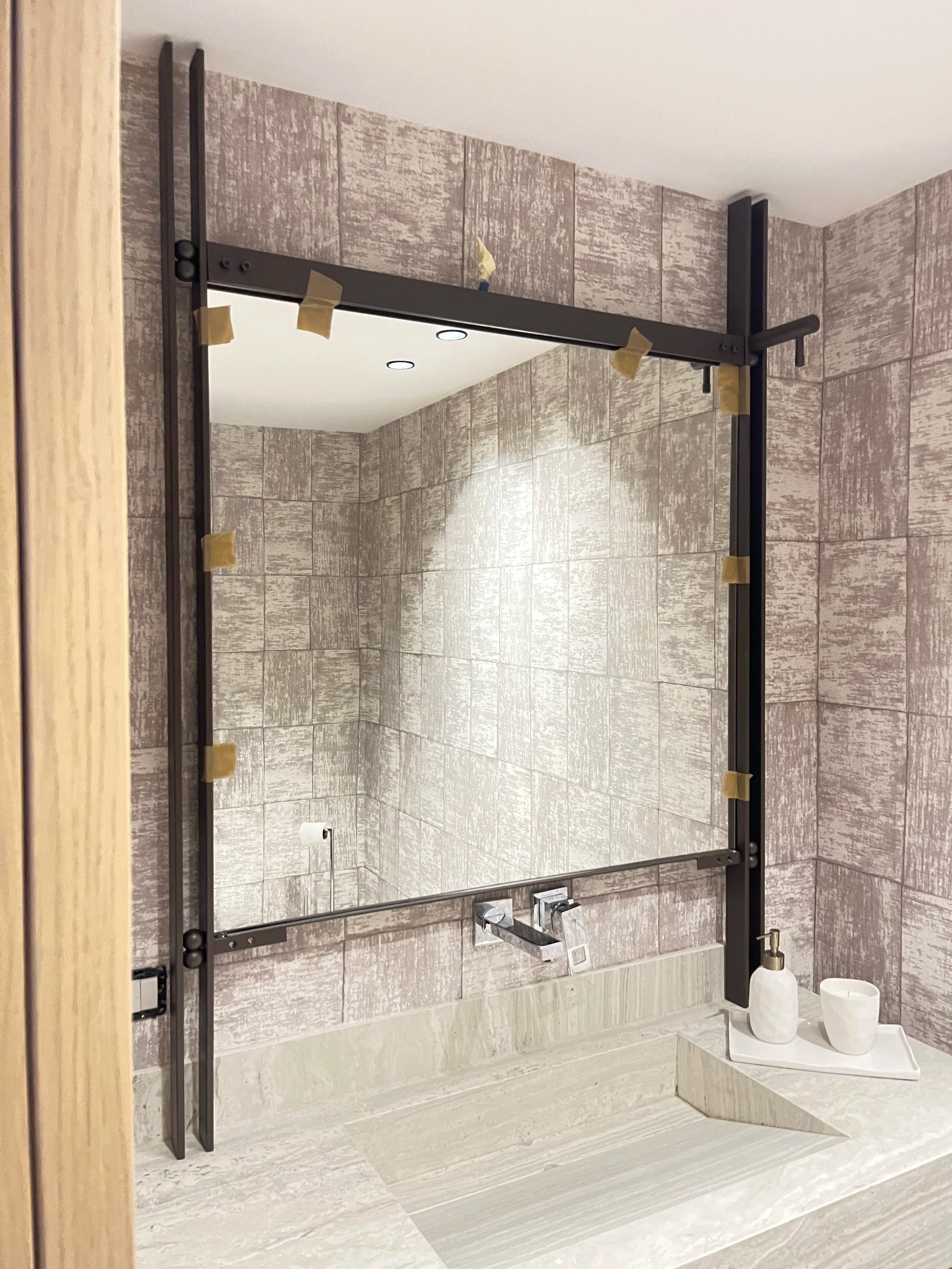 /images/Ledli Banyo Aynaları/Metal Çerçeve Banyo Aynası - 8.1.webp