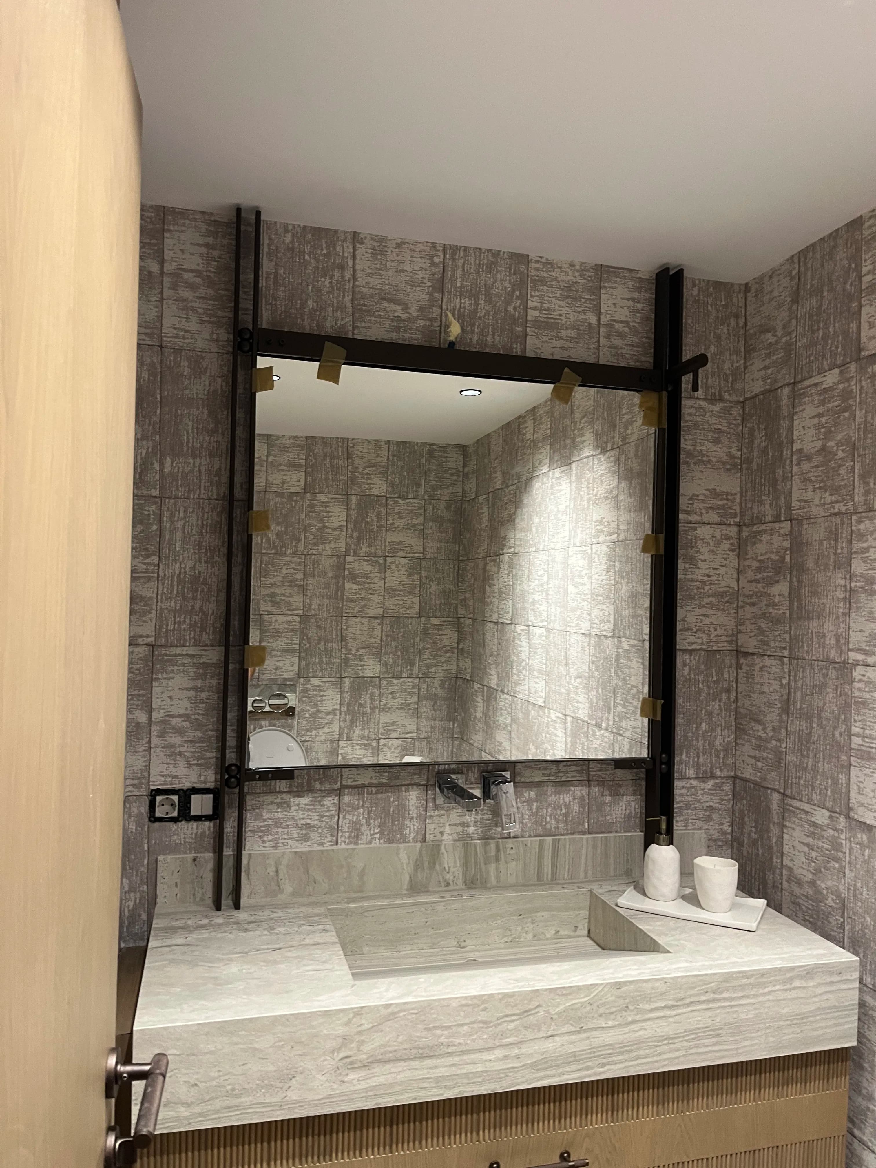 /images/Ledli Banyo Aynaları/Metal Çerçeve Banyo Aynası - 8.2.webp