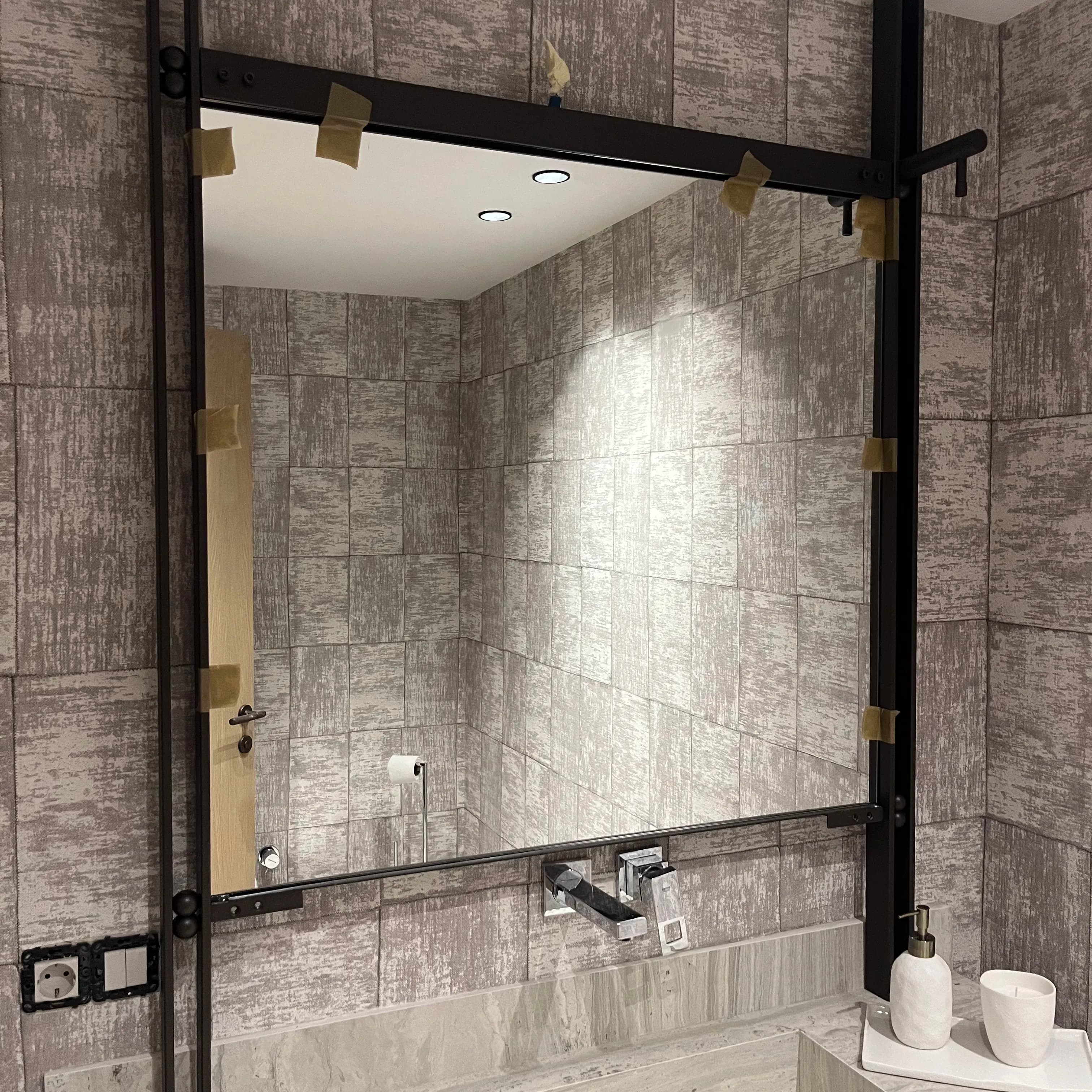 /images/Ledli Banyo Aynaları/Metal Çerçeve Banyo Aynası - 8.3.webp