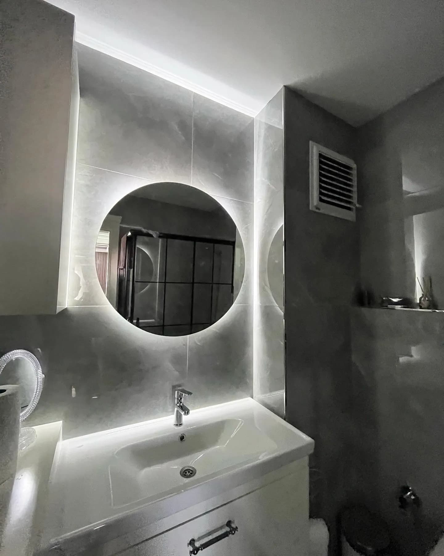 /images/Ledli Banyo Aynaları/Yuvarlak Ledli Banyo Aynası - 1.3.webp